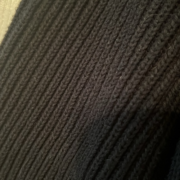 Old Navy black cardigan - Picture 4 of 4